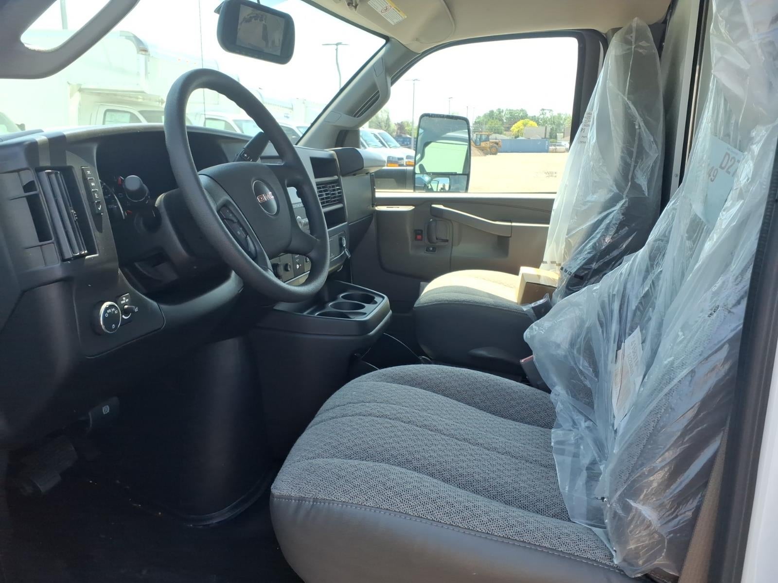 2026 GMC Savana Cutaway 3500 1WT