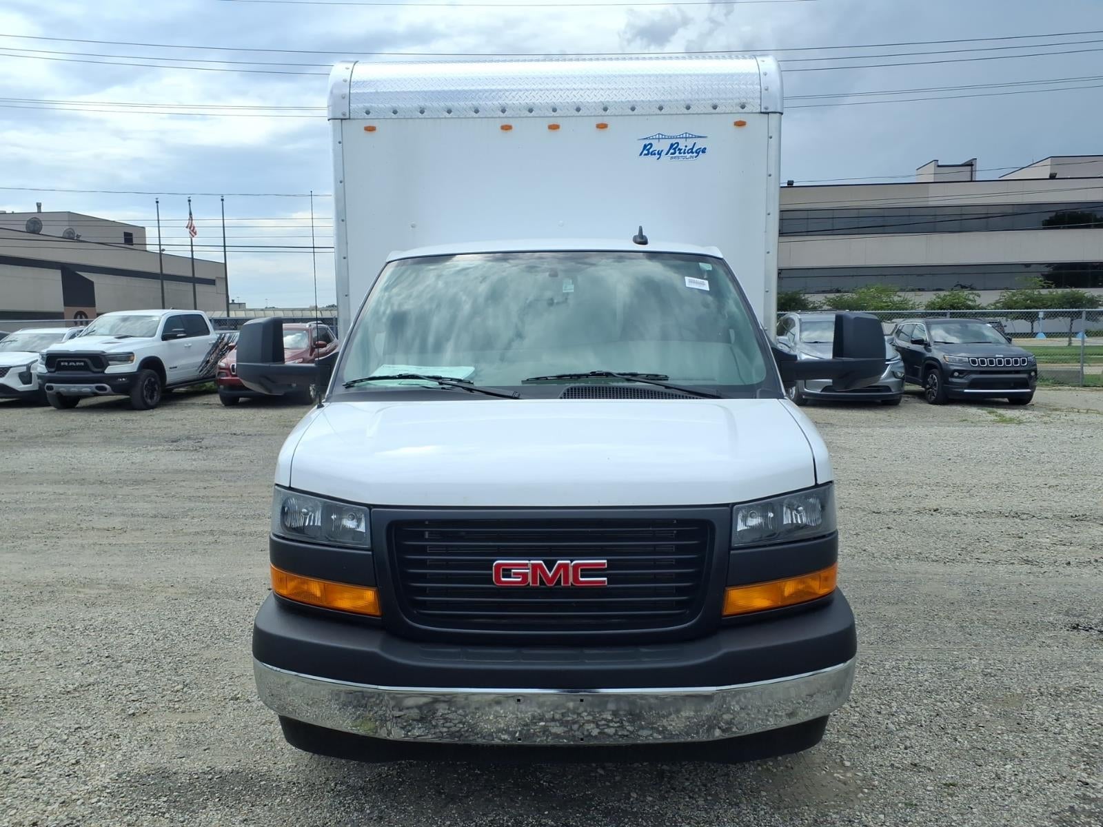 2026 GMC Savana Cutaway 3500 1WT