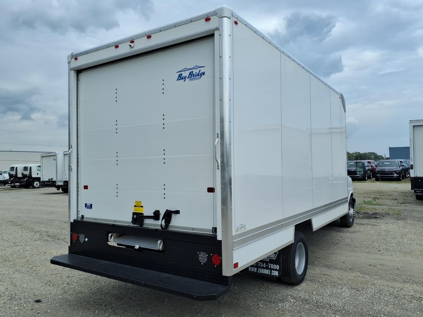 2026 GMC Savana Cutaway 3500 1WT