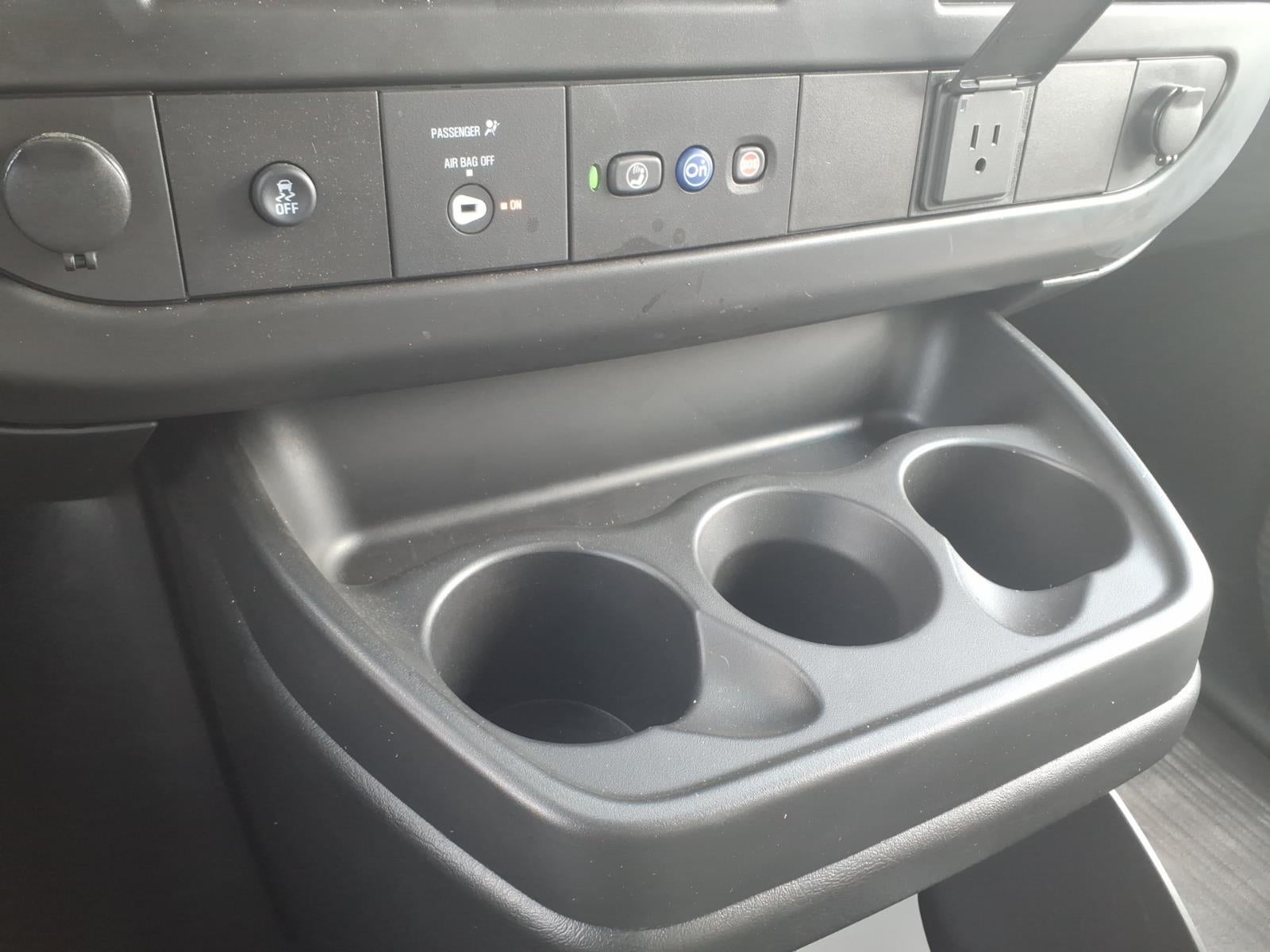 2026 GMC Savana Cutaway 3500 1WT