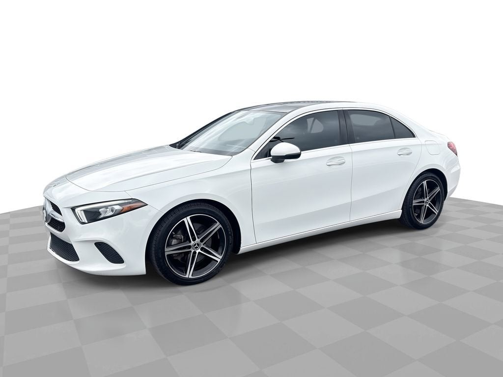 2022 Mercedes-Benz A-Class A220's photo